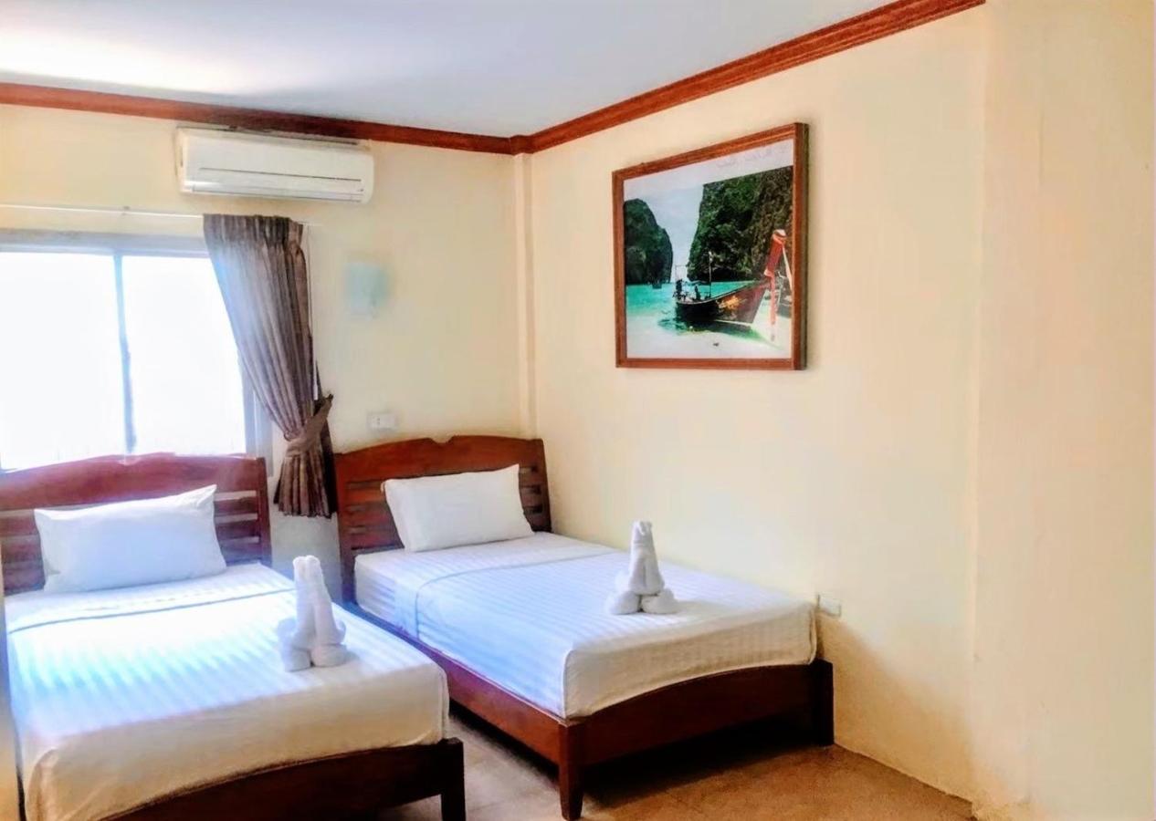 Golden Bee Phiphi Hotel Exterior photo